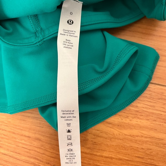 NWT (new with tag) Lululemon Groove SHR Flare Pant *Nulu 32.5”  Size 0 - Picture 3 of 5